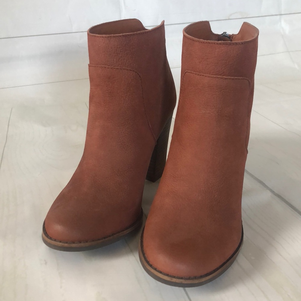 Lucky Brand Liesell Bootie- Russet - Picture 2 of 8